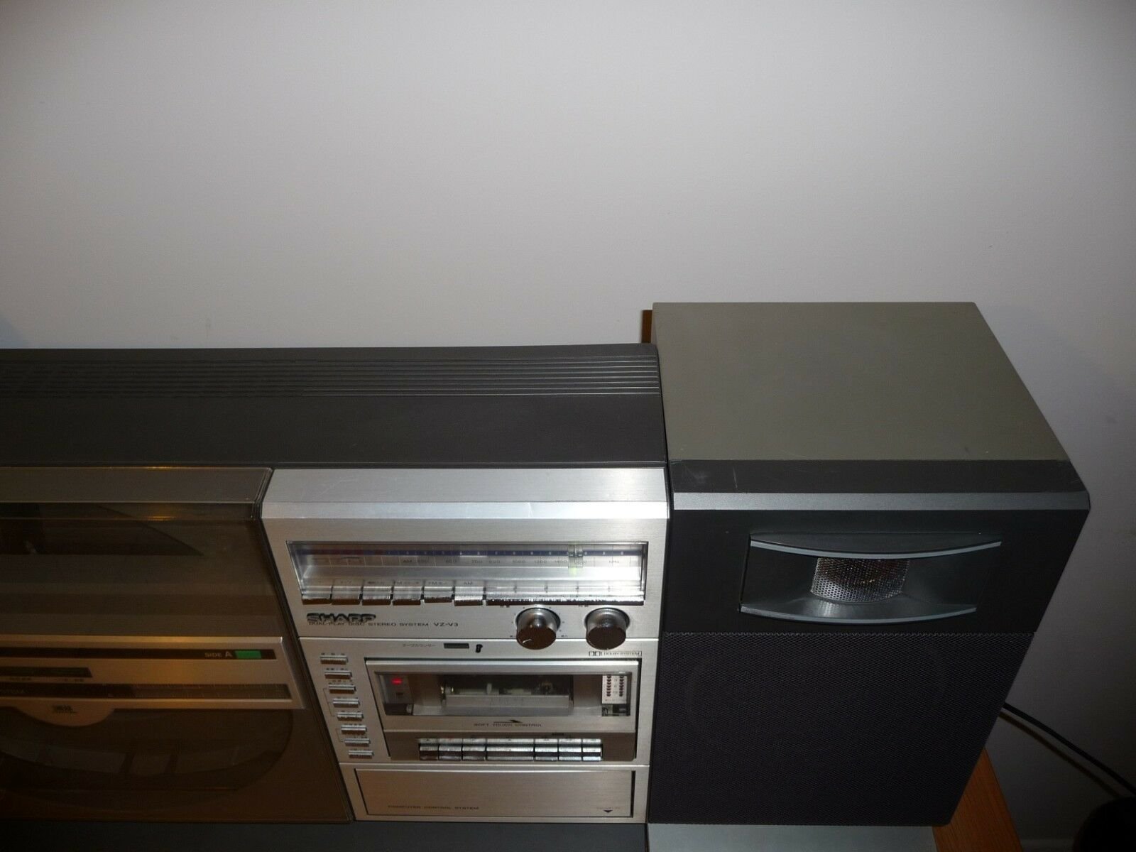 SHARP VZ-V3 Stereo System with Turntable - Old Boomboxes