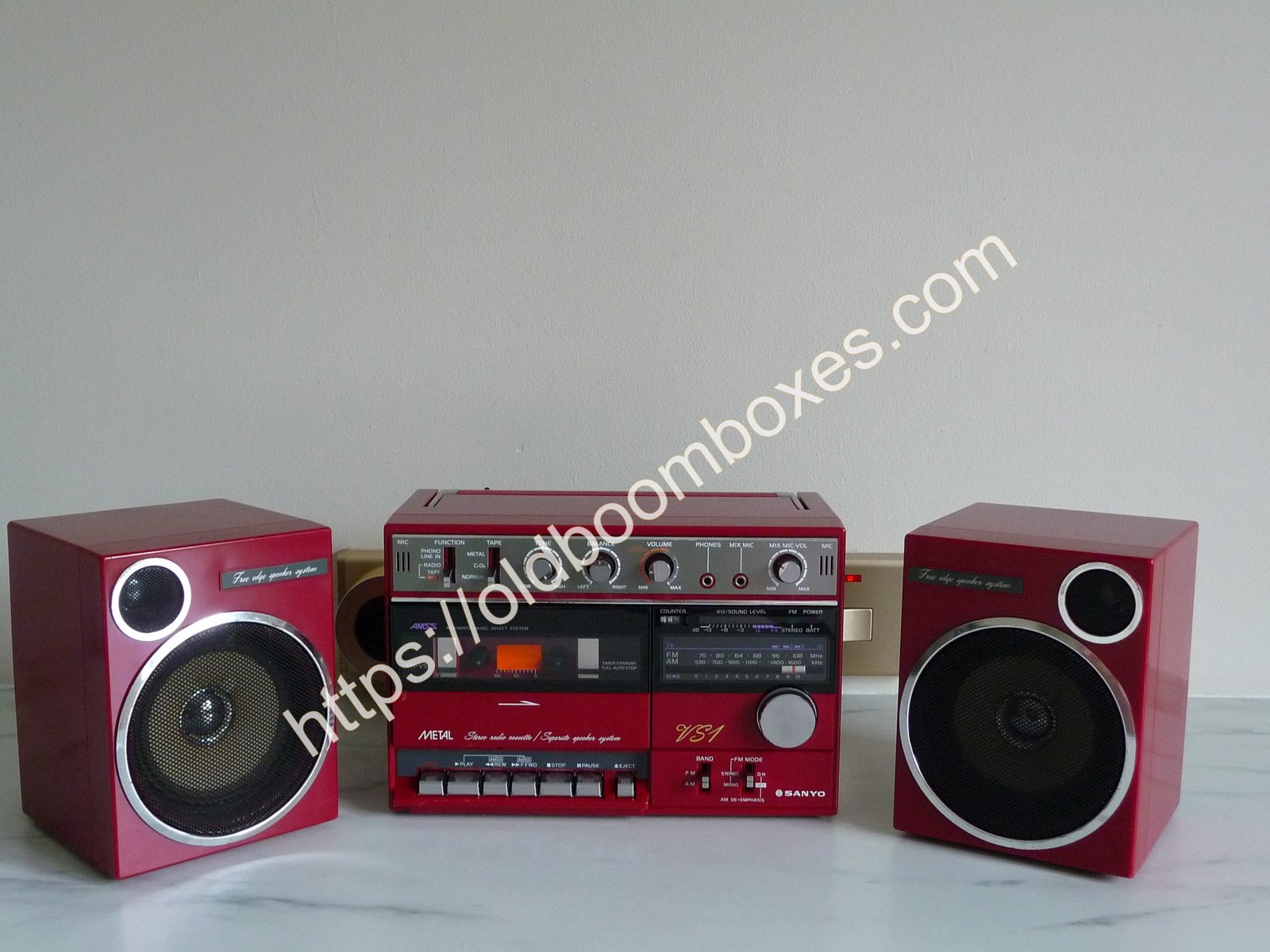 SANYO MR-VS1 Stereo Radio Cassette Recorder - Old Boomboxes